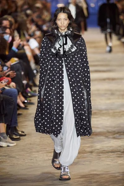 Look 33